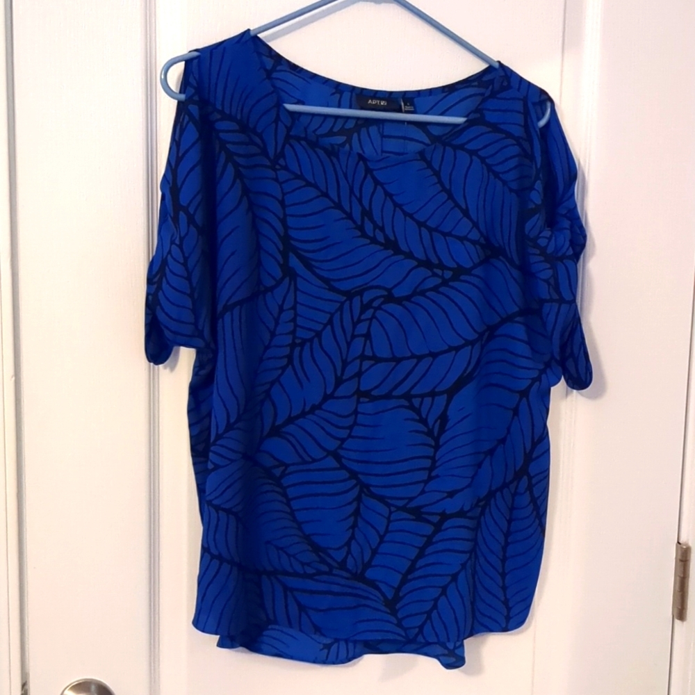 Cold shoulder women's top